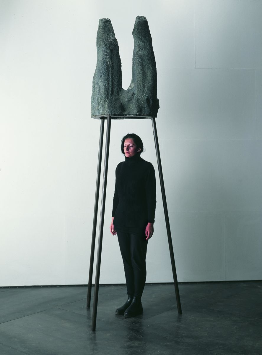 Marina Abramović Inner Sky, 1991/2015 Eisen, Amethystgeode, ca. 200 x 220 x 85 cm Courtesy of the Marina Abramović Archives © Marina Abramović. Photo: Heini Schneebeli, 1994